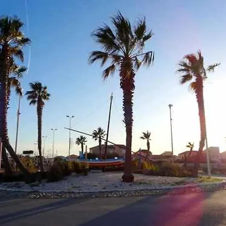 T2 + Avec Piscine, Parking, Proche Commerces - Fr-1-782-64 Le Barcarès